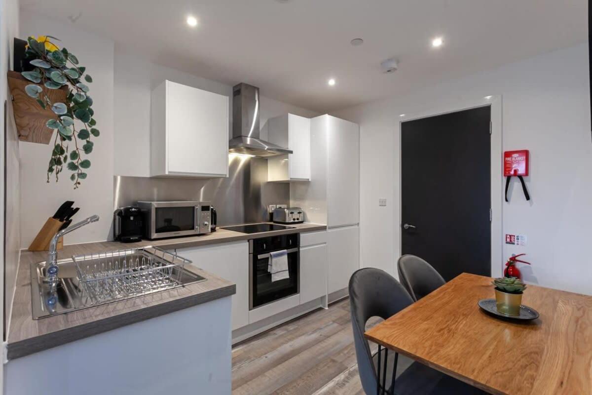 מנצ'סטר Stunning 2 Bed Flat 5Min To Old Trafford Stadium מראה חיצוני תמונה