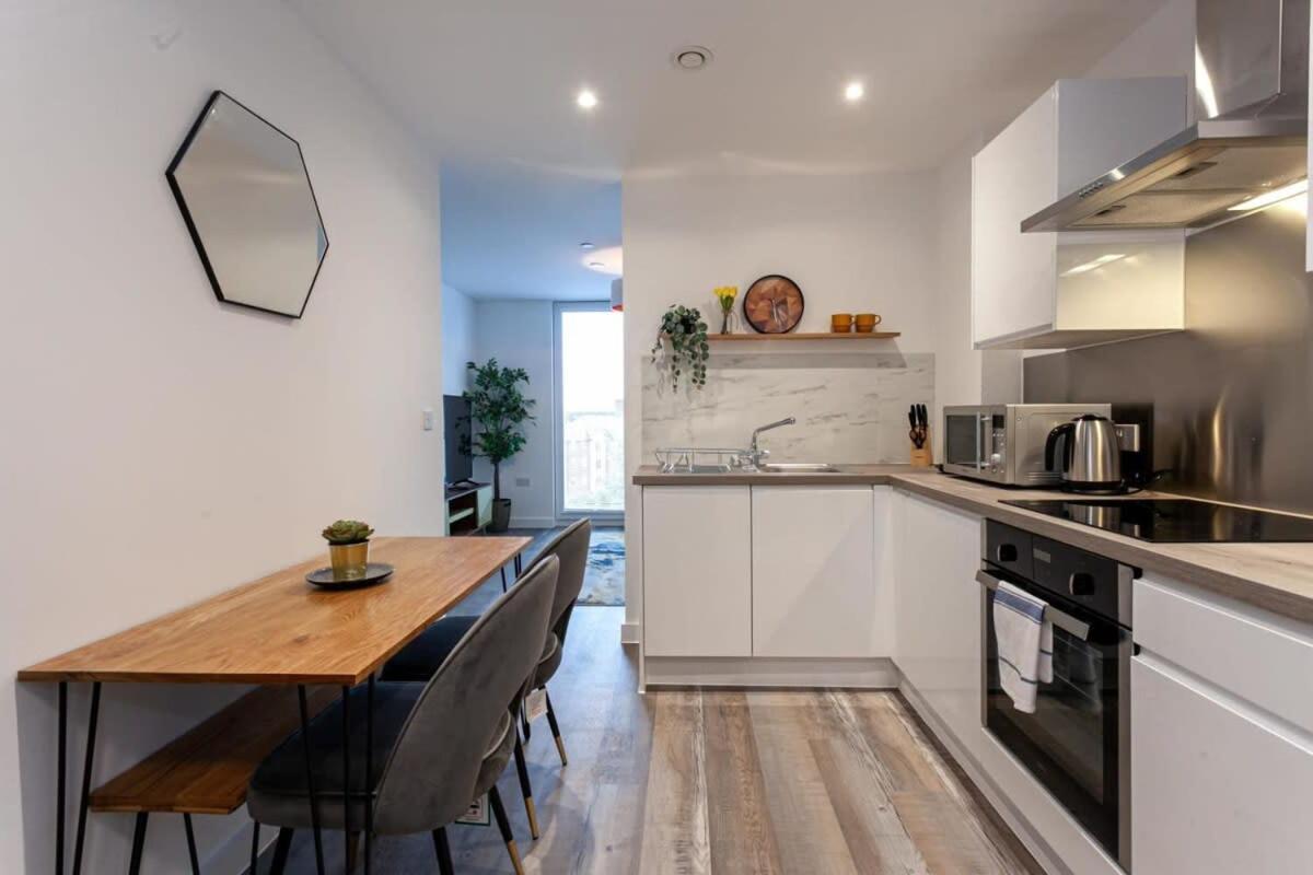 מנצ'סטר Stunning 2 Bed Flat 5Min To Old Trafford Stadium מראה חיצוני תמונה