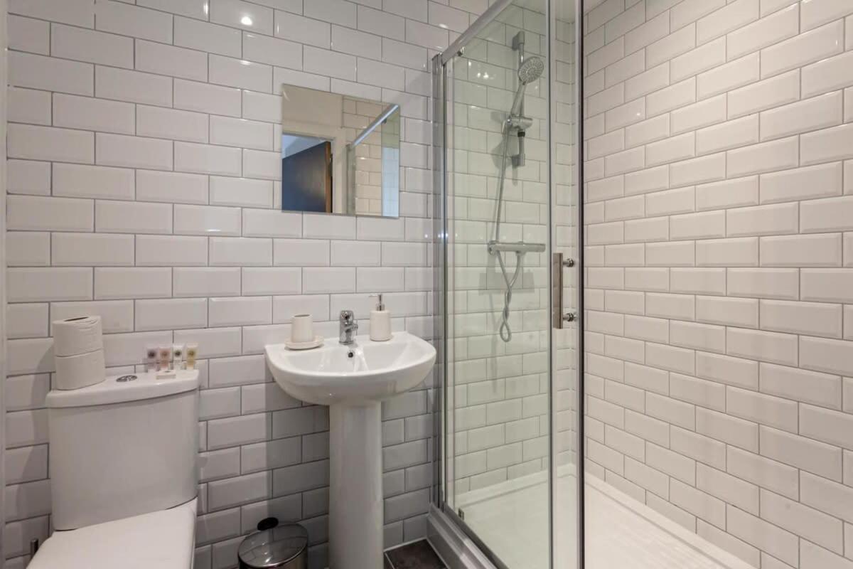 מנצ'סטר Stunning 2 Bed Flat 5Min To Old Trafford Stadium מראה חיצוני תמונה